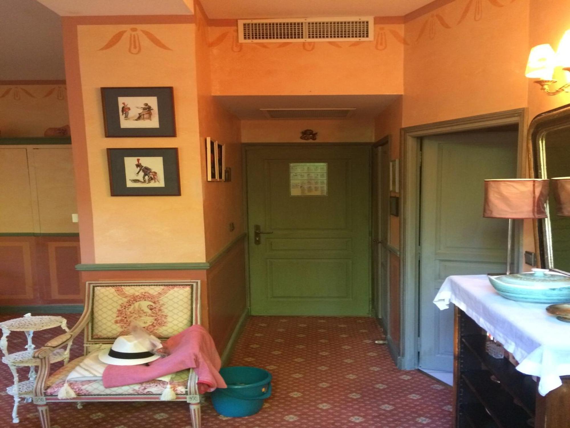Cozy Apartment With Swimming Pool Terrace Garden Parking Монбрен-ле-Бен Екстер'єр фото