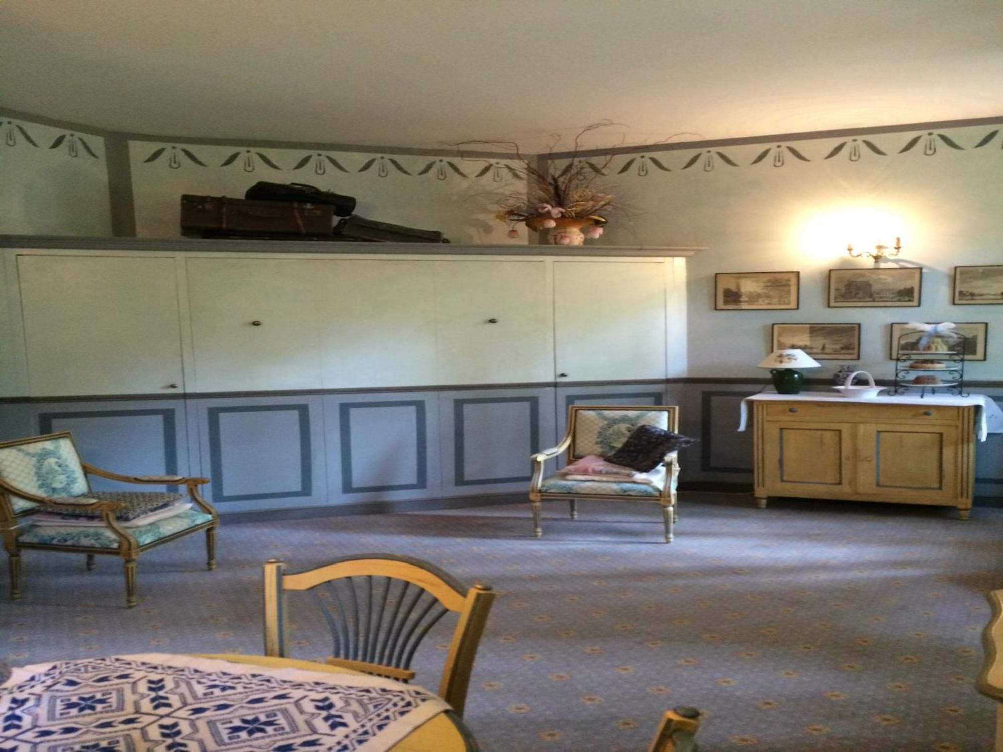 Cozy Apartment With Swimming Pool Terrace Garden Parking Монбрен-ле-Бен Екстер'єр фото