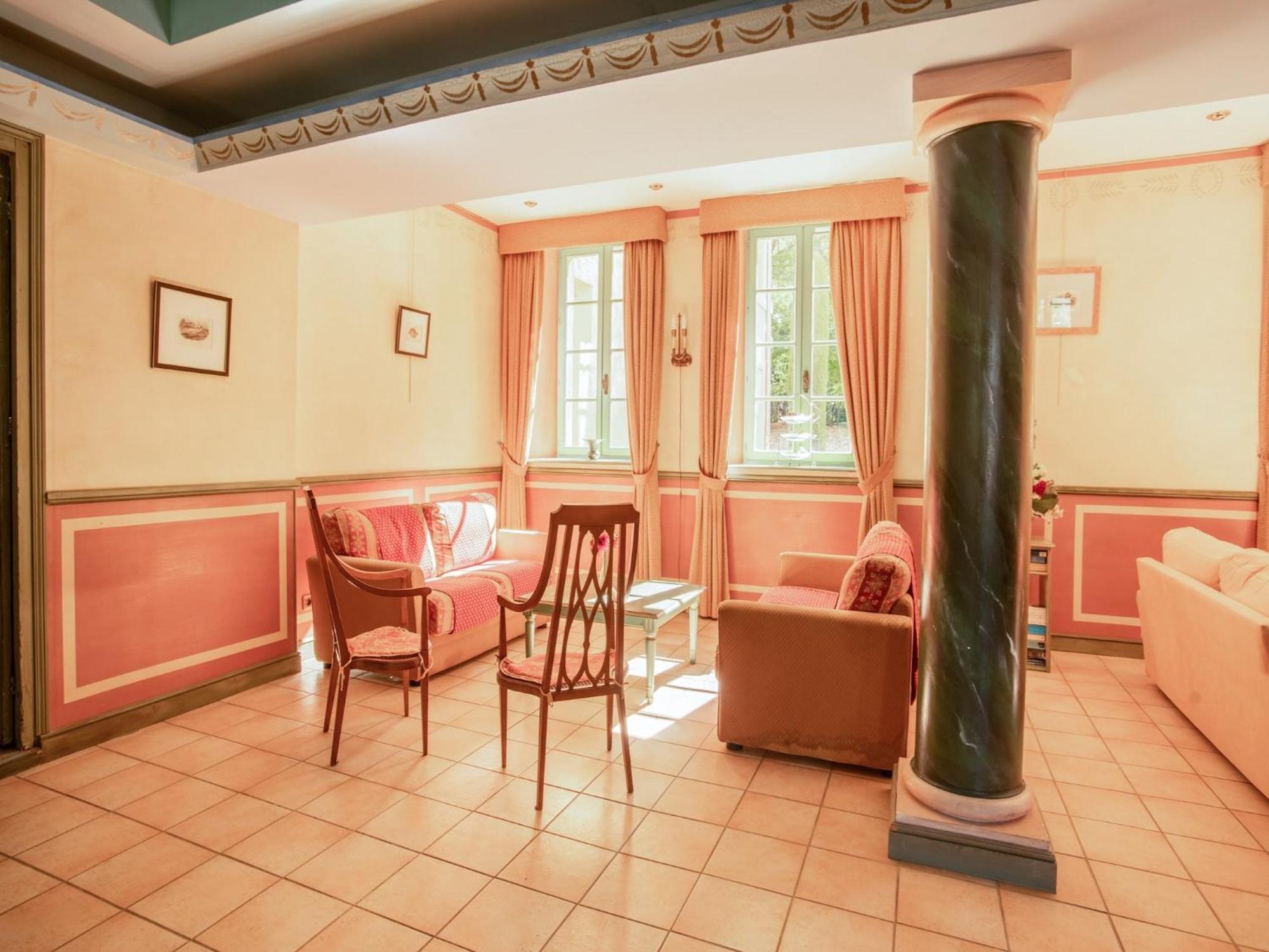 Cozy Apartment With Swimming Pool Terrace Garden Parking Монбрен-ле-Бен Екстер'єр фото