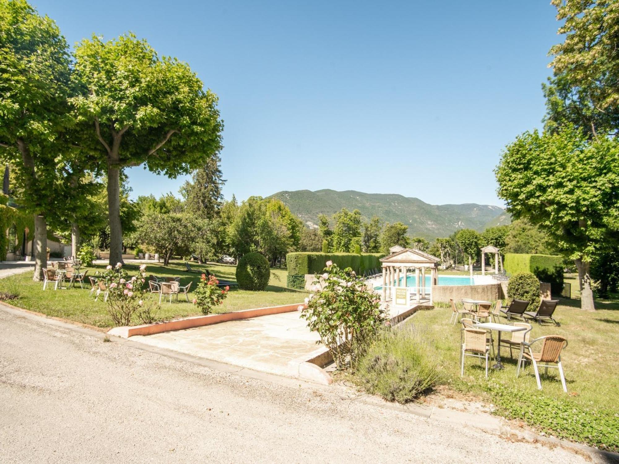 Cozy Apartment With Swimming Pool Terrace Garden Parking Монбрен-ле-Бен Екстер'єр фото